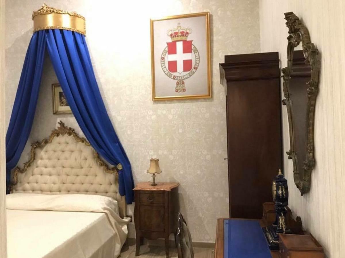 Royal Gismonda Bed & Breakfast Наполи Екстериор снимка