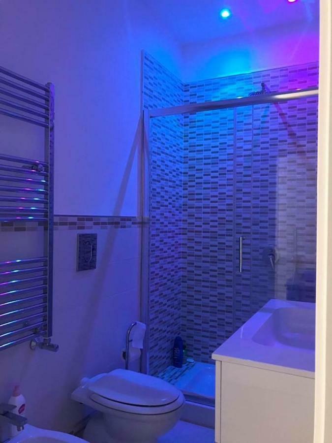 Royal Gismonda Bed & Breakfast Наполи Екстериор снимка